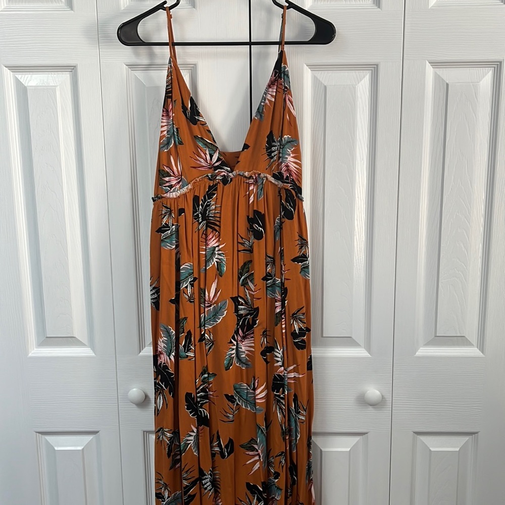 Beautiful tropical dress with burnt orange tones